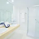 Hilltop Oasis Lisboa מלון