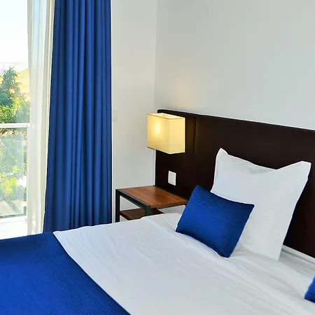 Hilltop Oasis Lisboa Hotel