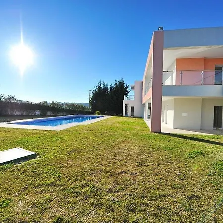 Hilltop Oasis Lisboa Hotel