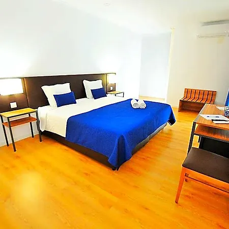 Hilltop Oasis Lisboa Hotel 4*