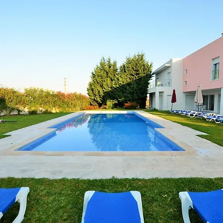 Hilltop Oasis Lisboa Hotel 4*