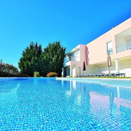 Hilltop Oasis Lisboa Otel